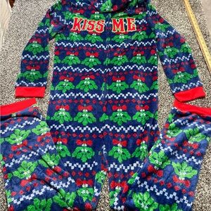 Festive 'Kiss Me' Holiday Onesie size large pajamas